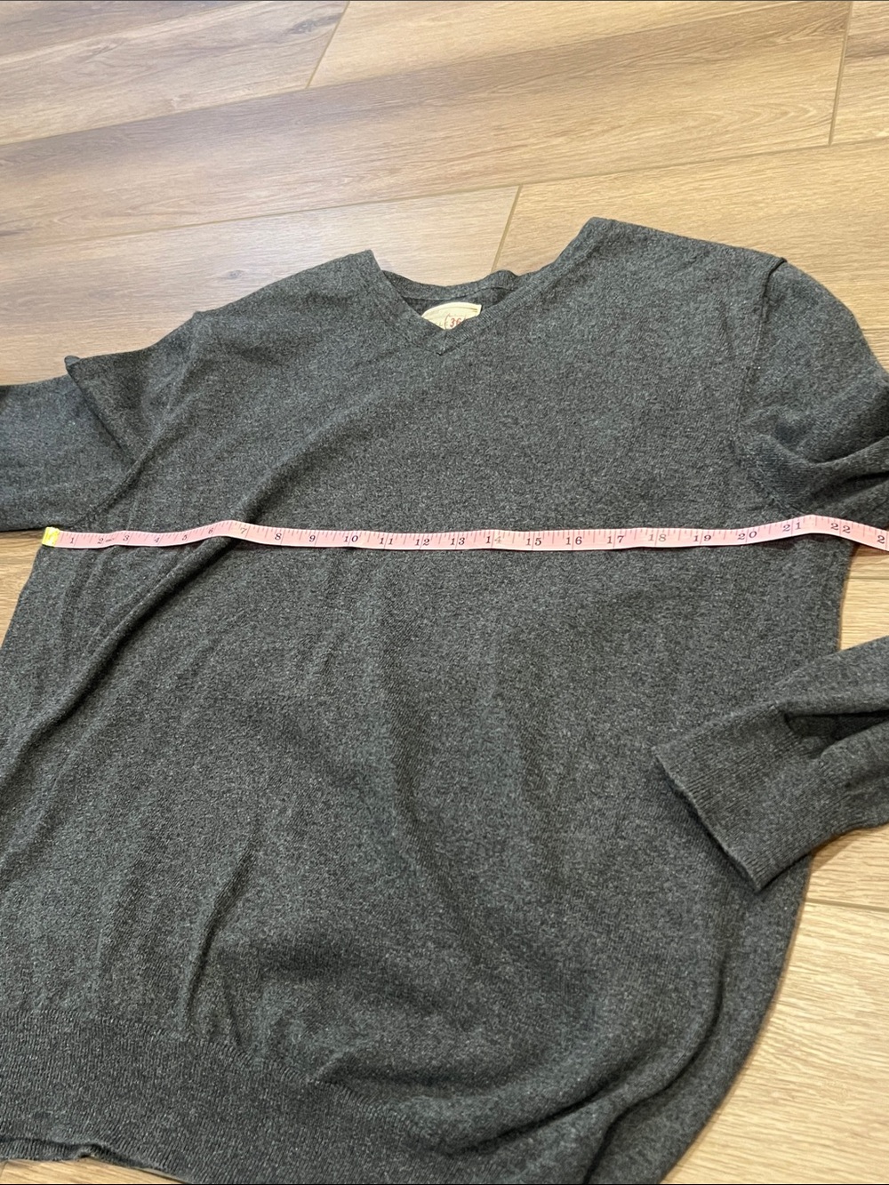 Article 365 V-Neck Sweater in Charcoal Cotton and Cashmere Blend Large Oversized - Picture 5 of 8